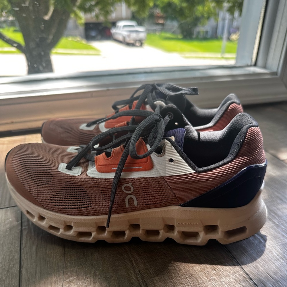 On cloud Cloudstratus shoes